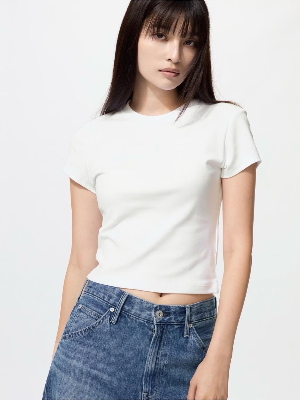 Uniqlo white mini t-shirt Crewneck Crop Tee size Medium